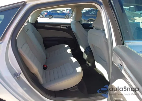 2019 Ford Fusion S z USA, uszkodzony, nr VIN 3FA6P0G71KR275569